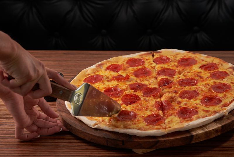 Mega Dough pizza extra large with unlimited toppings