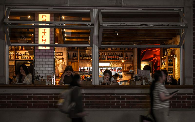 cozy seating area inside mod pizza restaurant